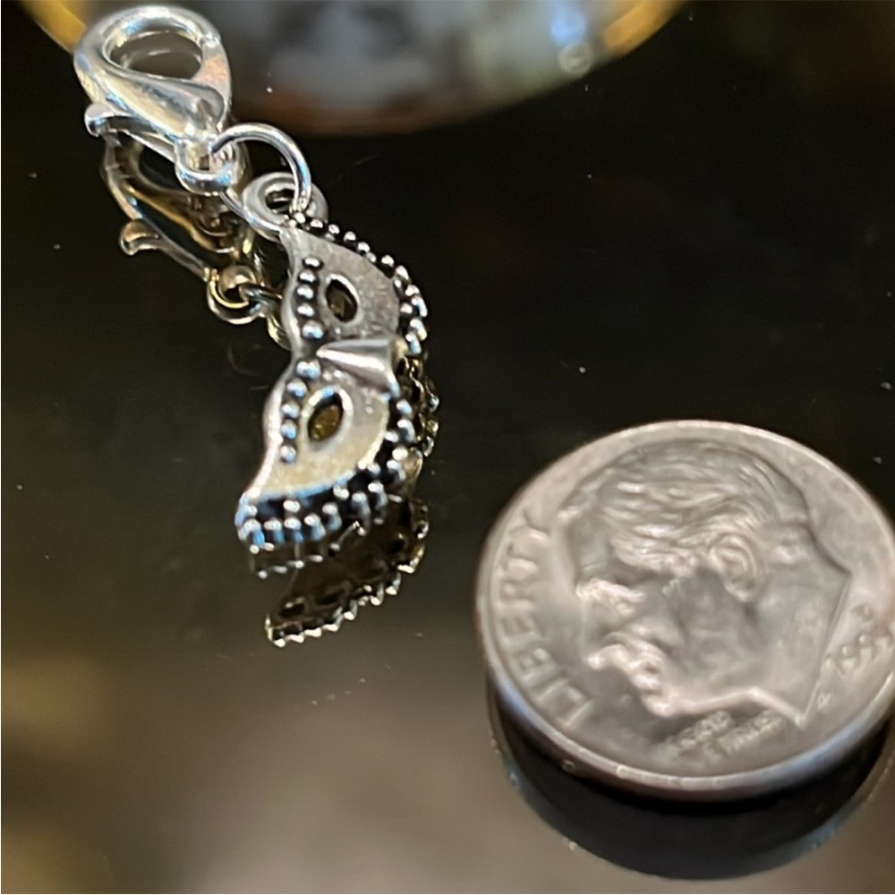 Silver Mask Charm - Picture 2 of 4
